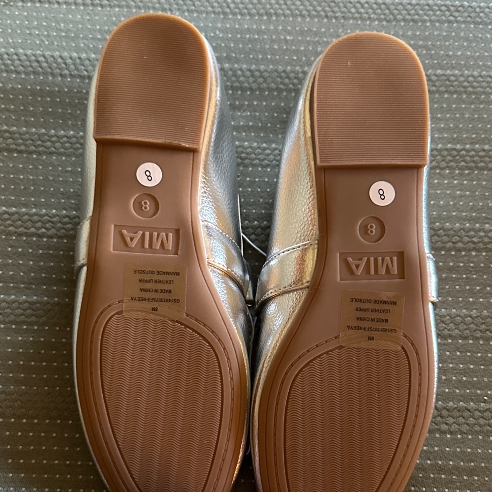 MIA Silver Flats for Women - Picture 4 of 5